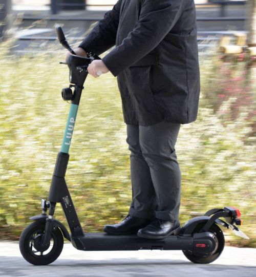 lái xe scooter 1 lái xe scooter 1